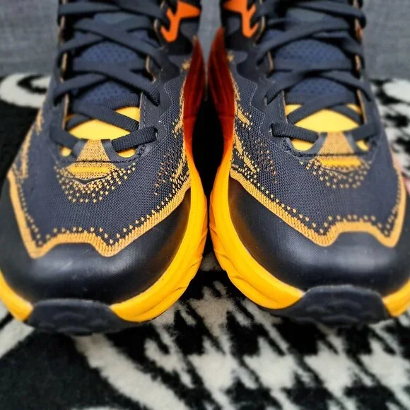 %Hoka Speedgoat 5 Shoes - Men Size 7, Women 8.5 / A 43 - Picture 12 of 13